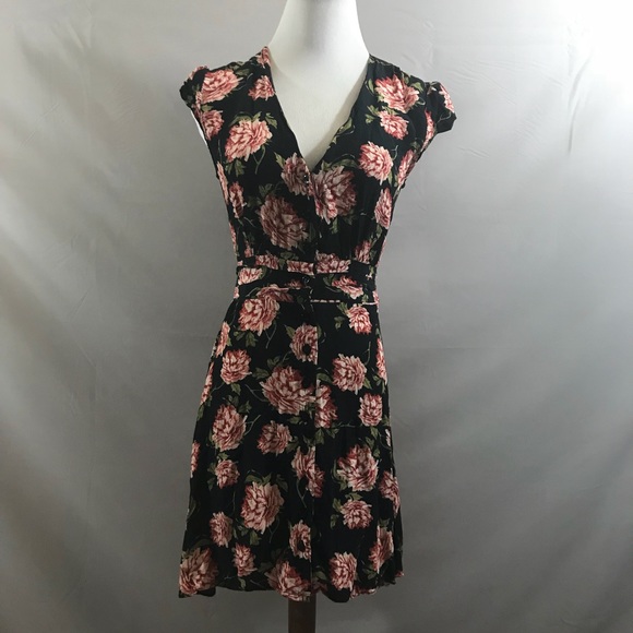 Topshop Dresses & Skirts - Topshop floral button down dress size 4